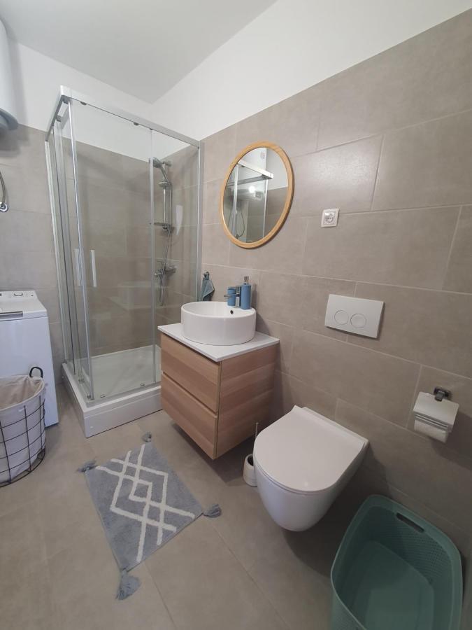 Apartment Vitoria 1 *
